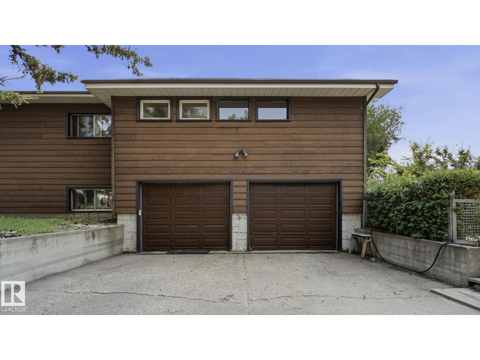 9216 93 ST - 47
