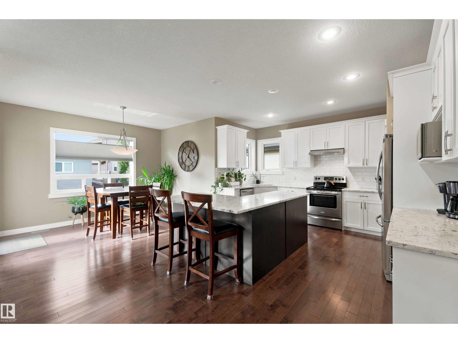 453 MEADOWVIEW DR - Image 13
