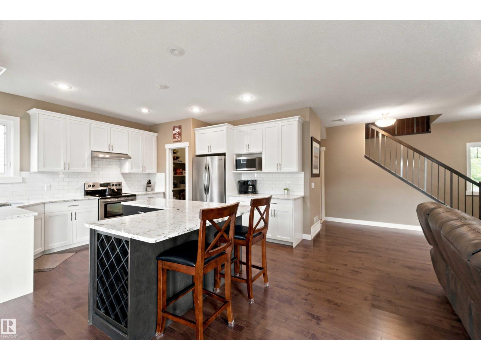 453 MEADOWVIEW DR - Image 14