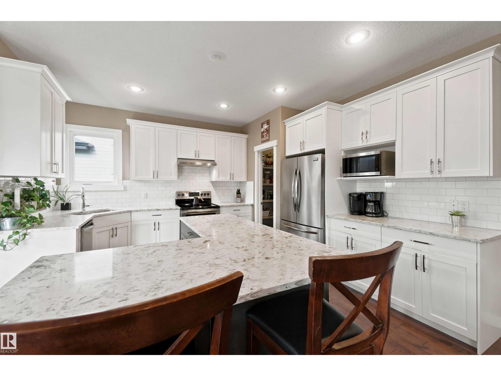 453 MEADOWVIEW DR - 15