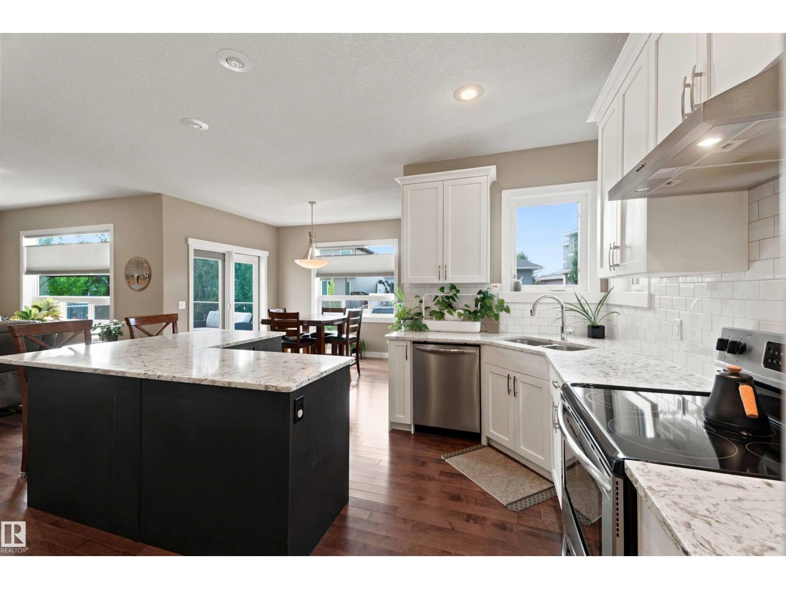 453 MEADOWVIEW DR - 16