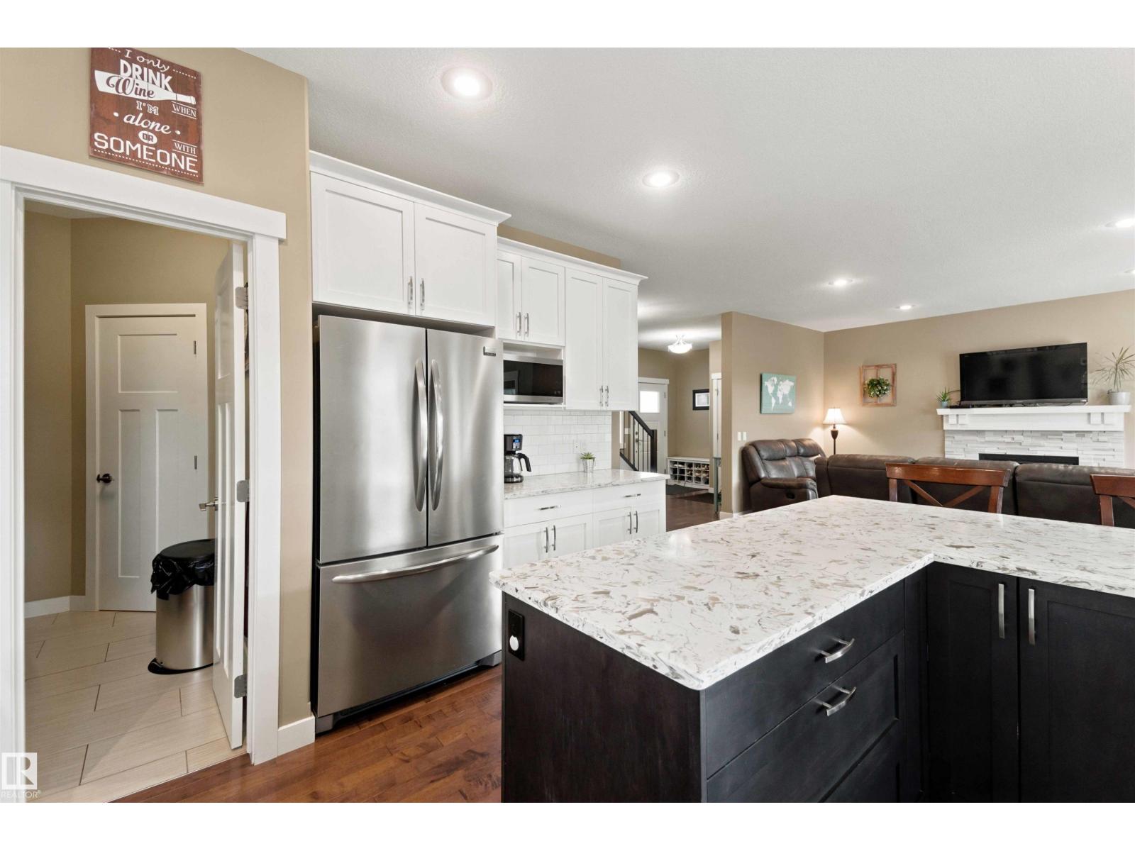 453 MEADOWVIEW DR - 17