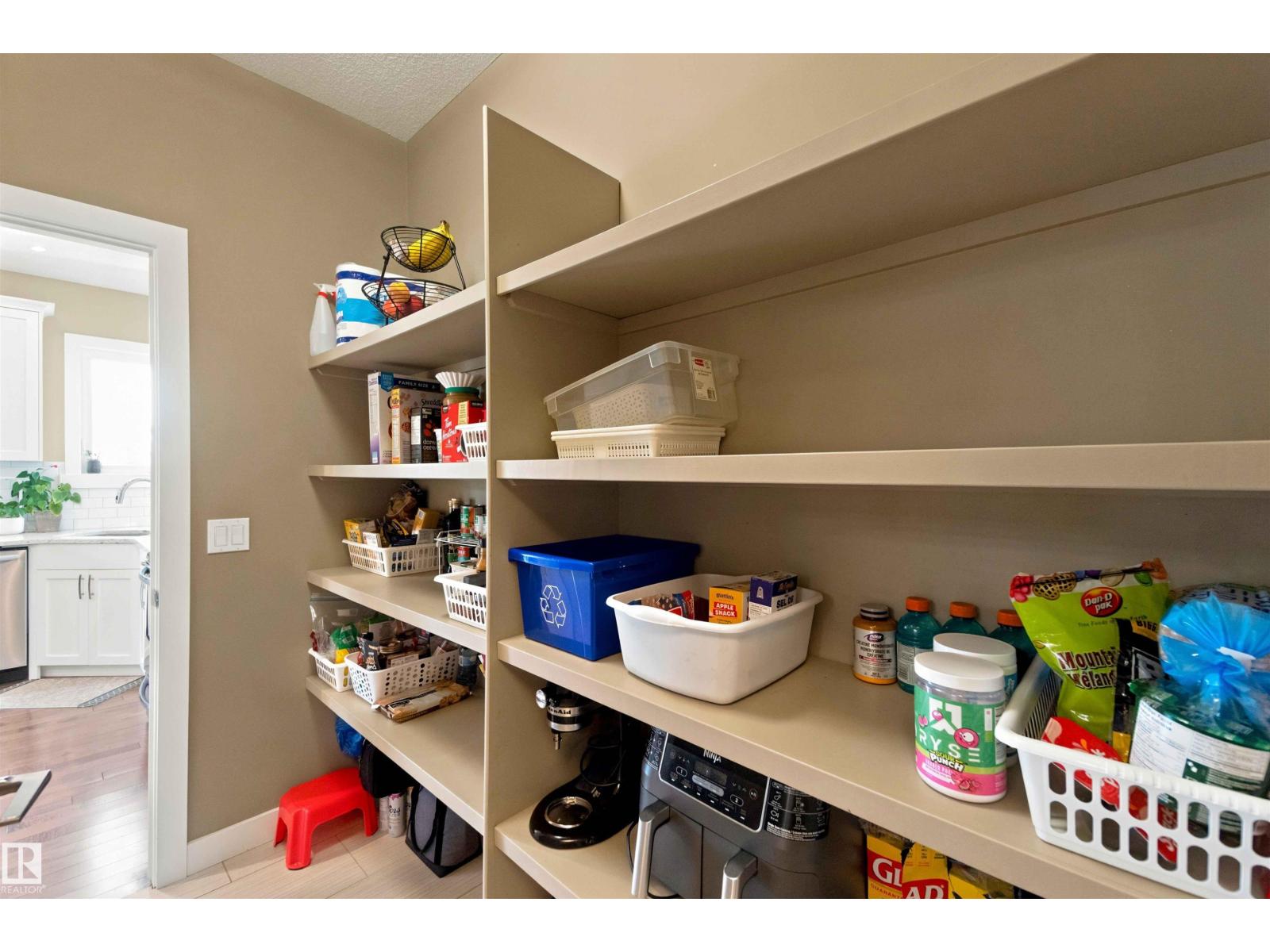 453 MEADOWVIEW DR - Image 22