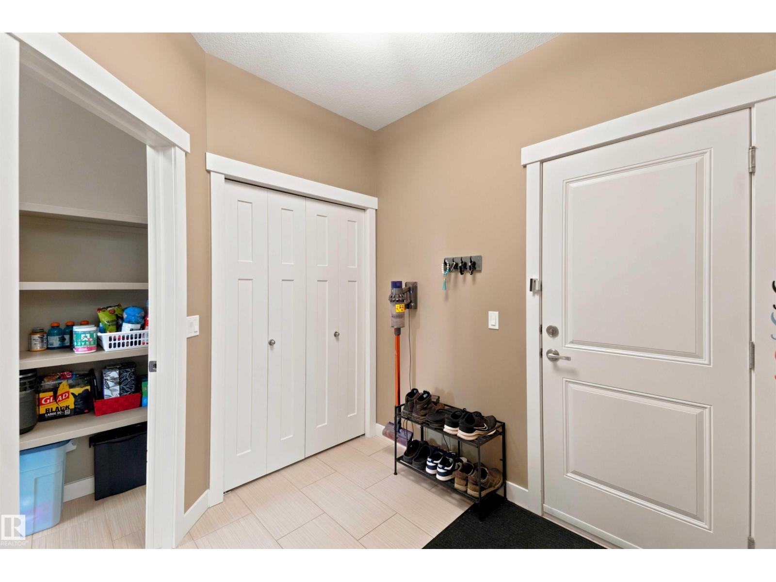 453 MEADOWVIEW DR - Image 25