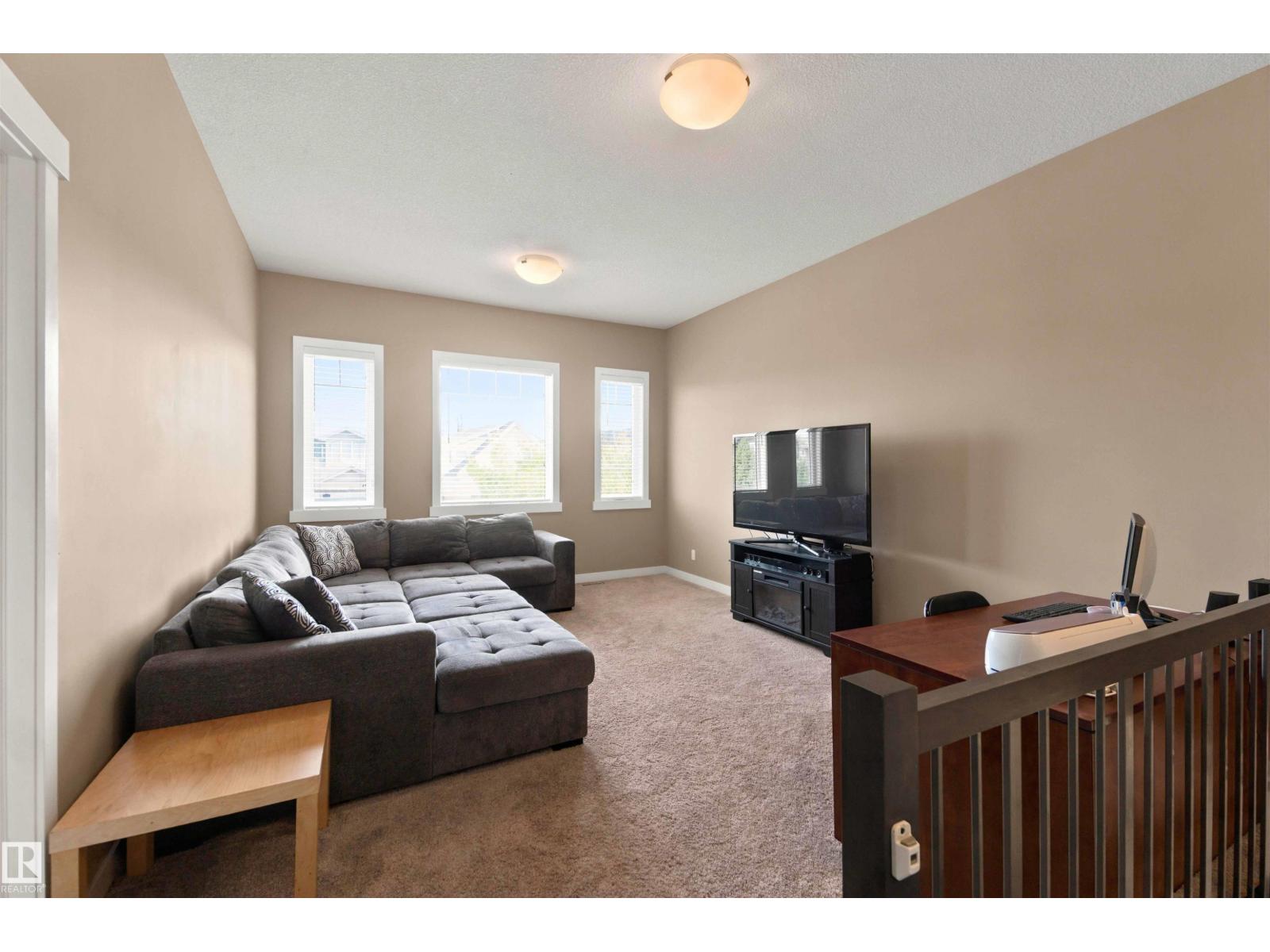 453 MEADOWVIEW DR - 26