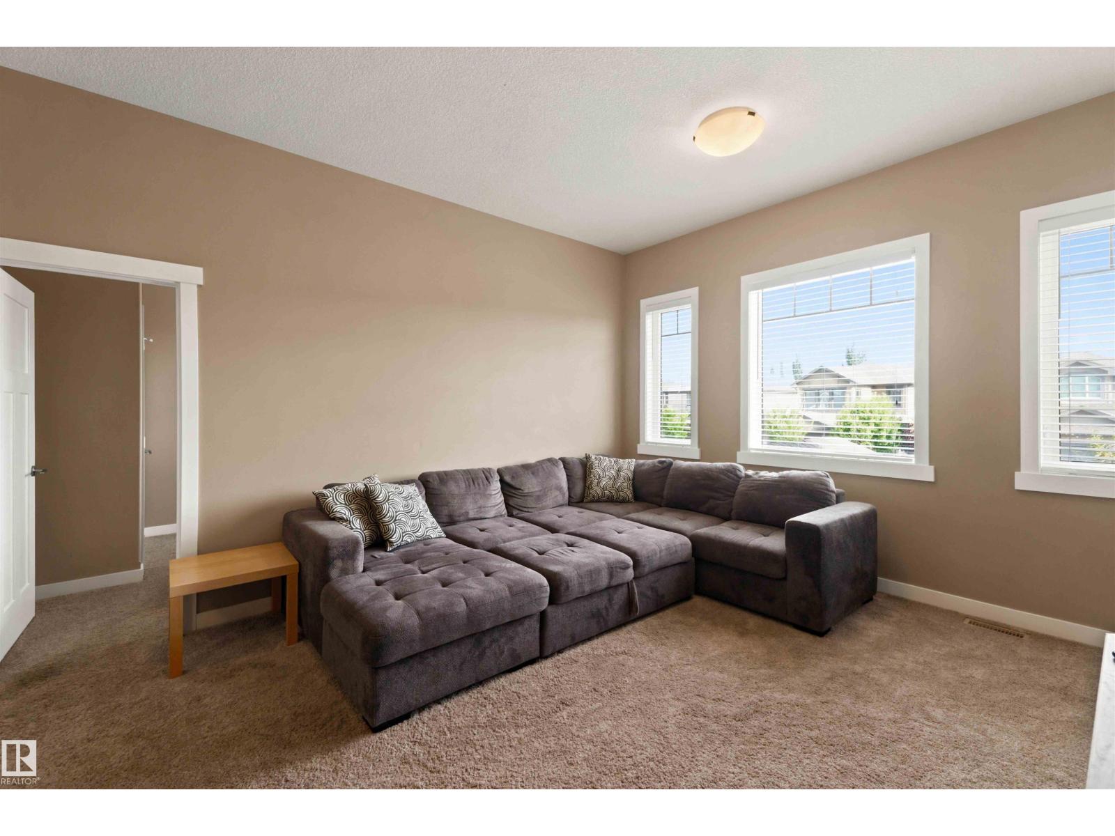 453 MEADOWVIEW DR - Image 27