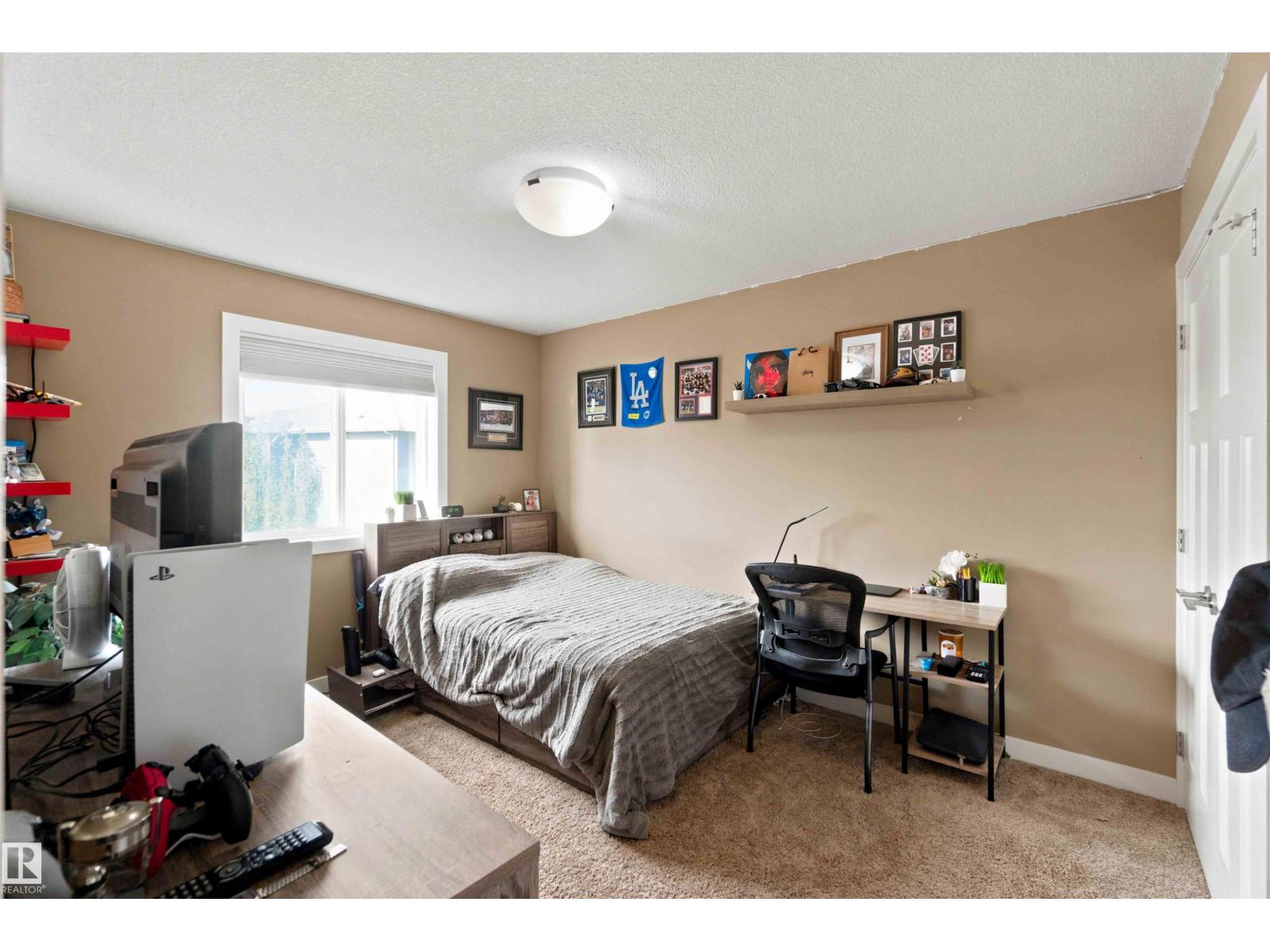 453 MEADOWVIEW DR - Image 35