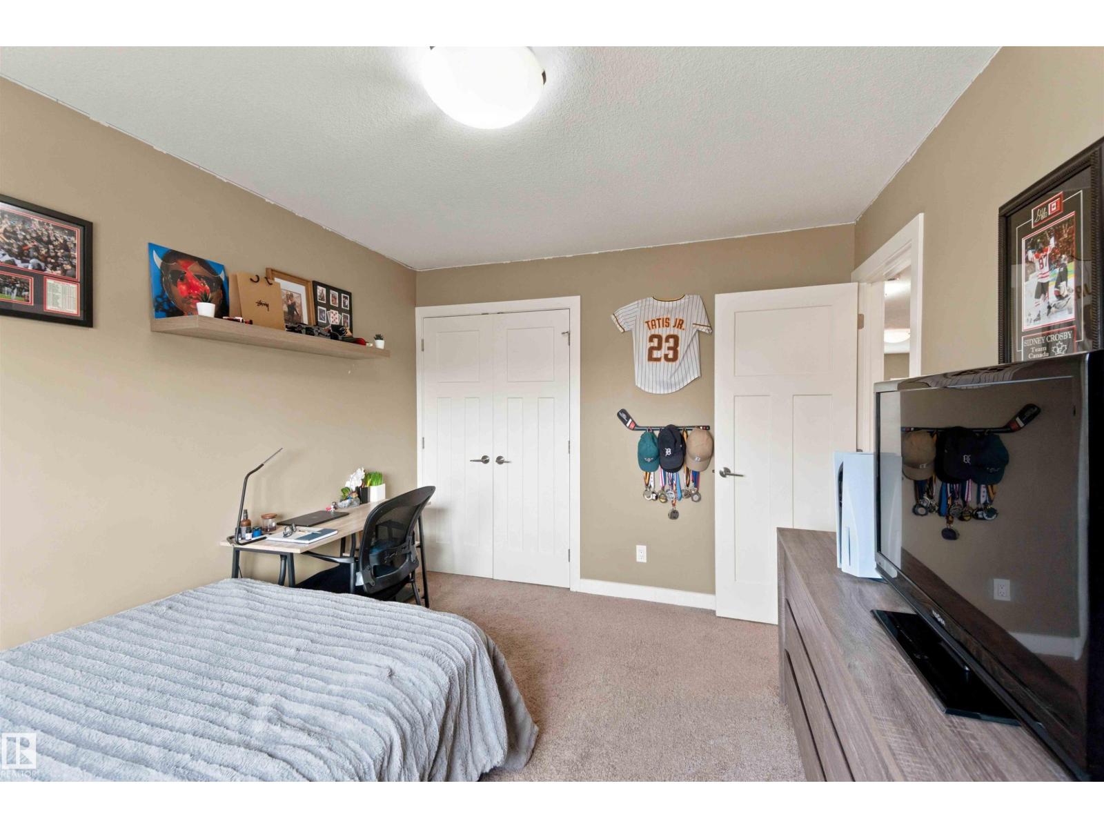 453 MEADOWVIEW DR - 36