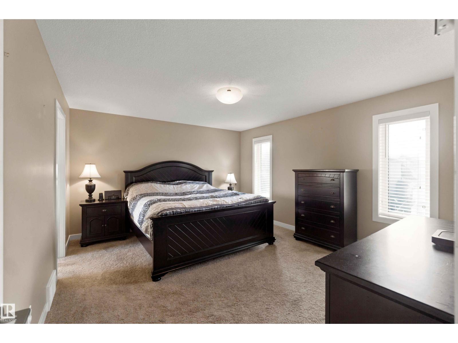 453 MEADOWVIEW DR - 38