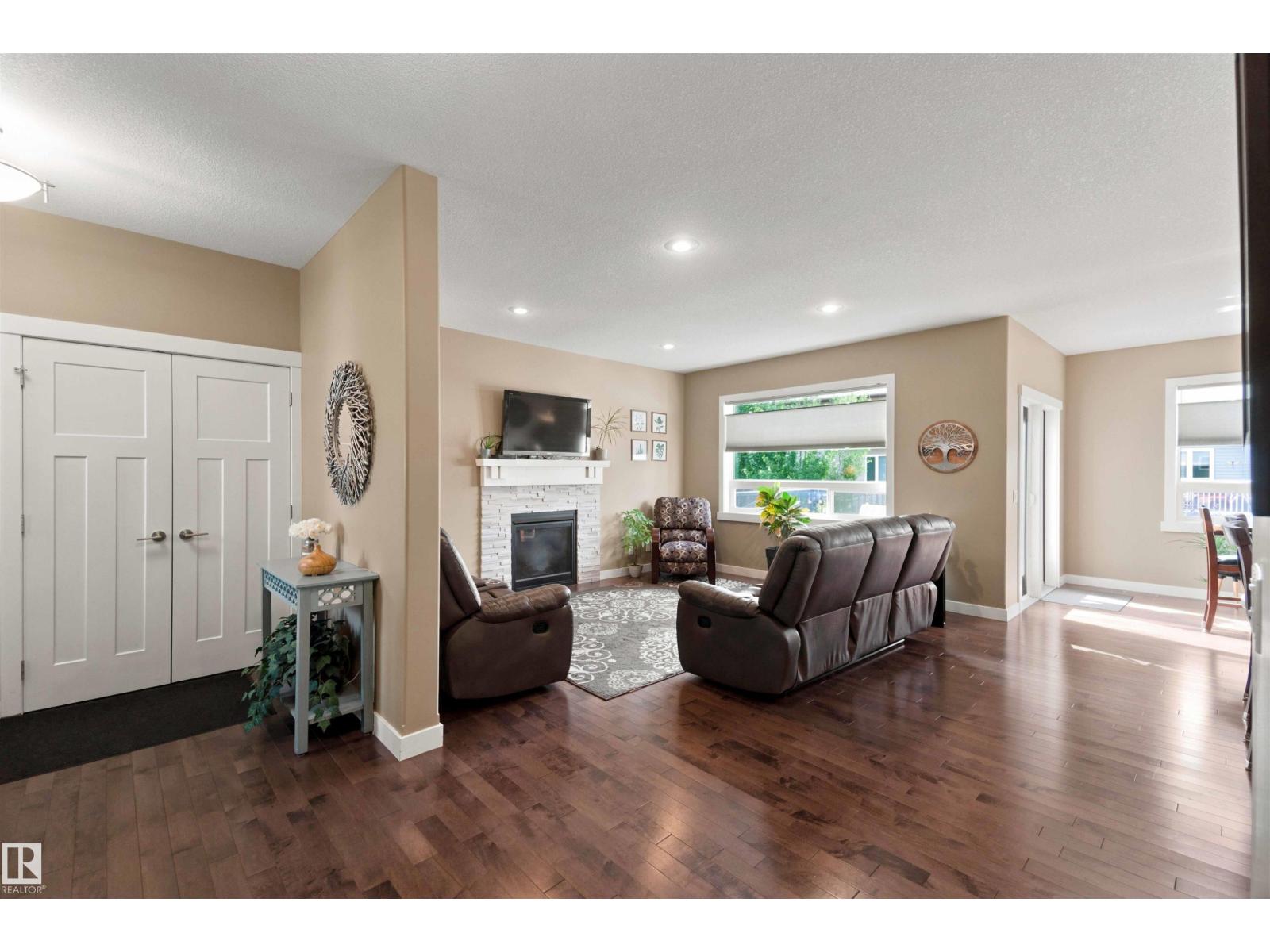 453 MEADOWVIEW DR - Image 7