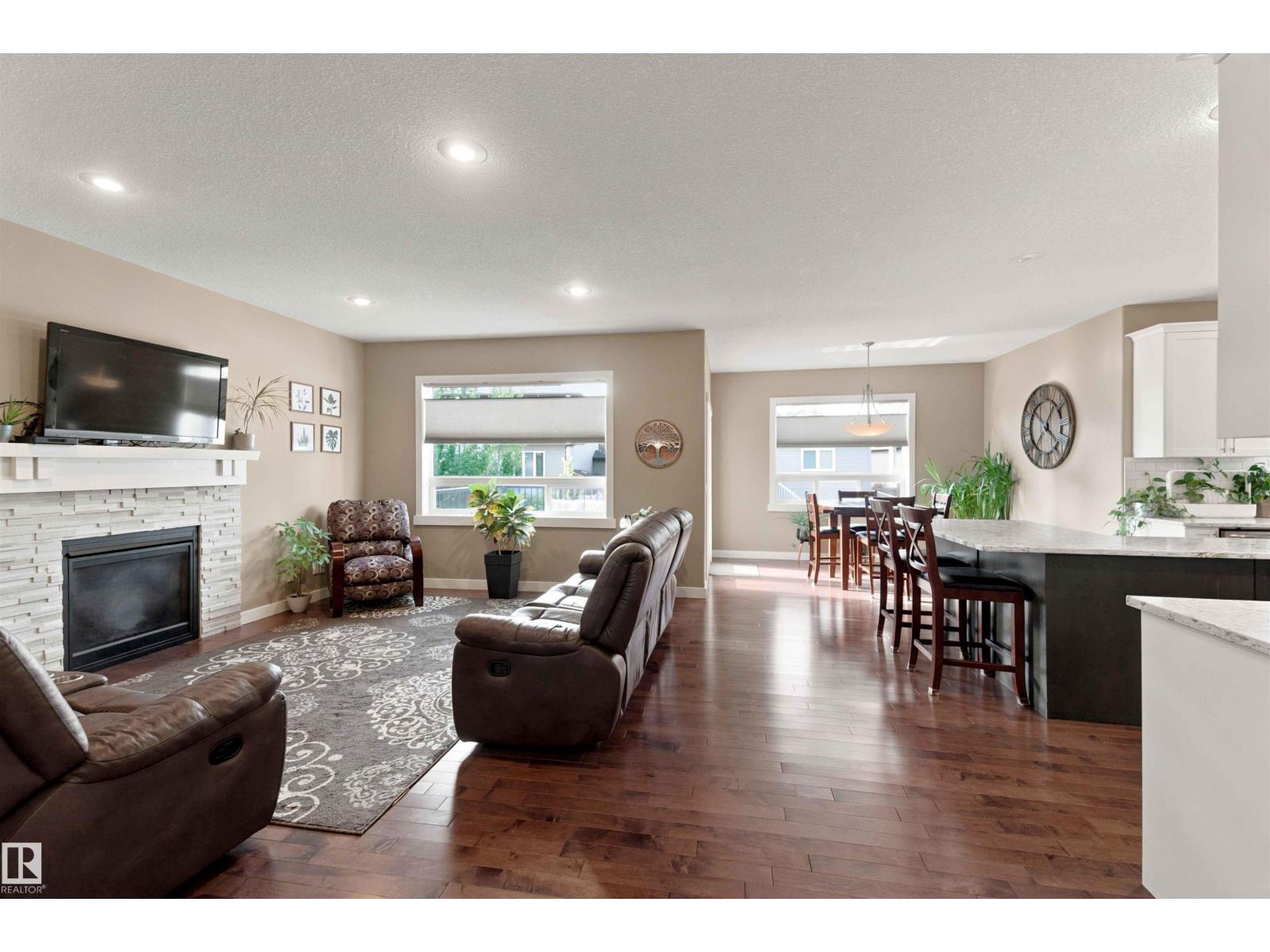 453 MEADOWVIEW DR - Image 9