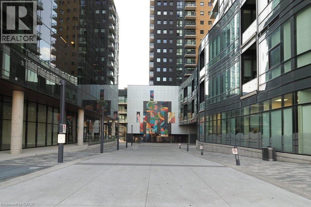 #910 100 GARMENT Street - Image 4