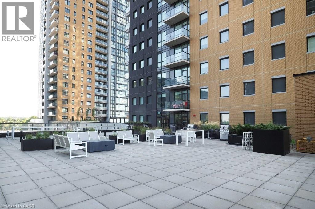 #910 100 GARMENT Street - Image 42