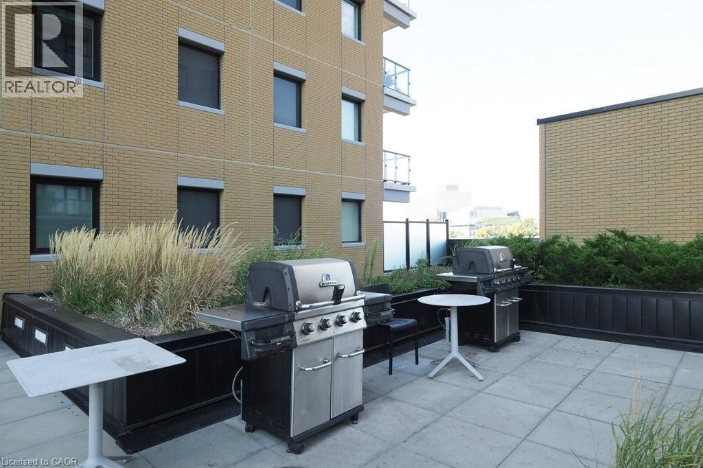 #910 100 GARMENT Street - Image 43