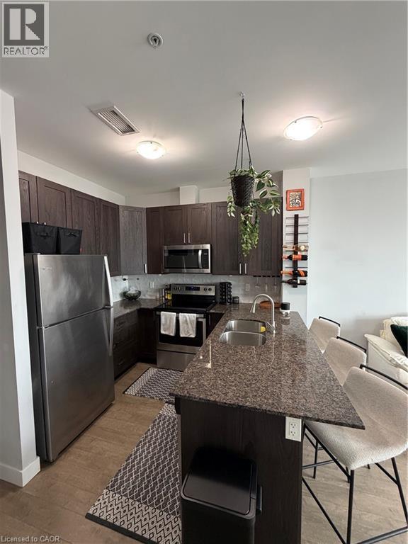 #910 100 GARMENT Street - Image 32