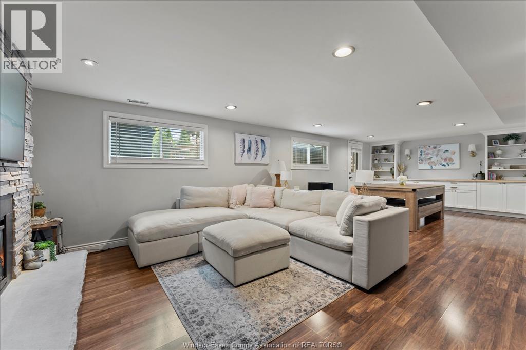3416 LONGFELLOW - 25
