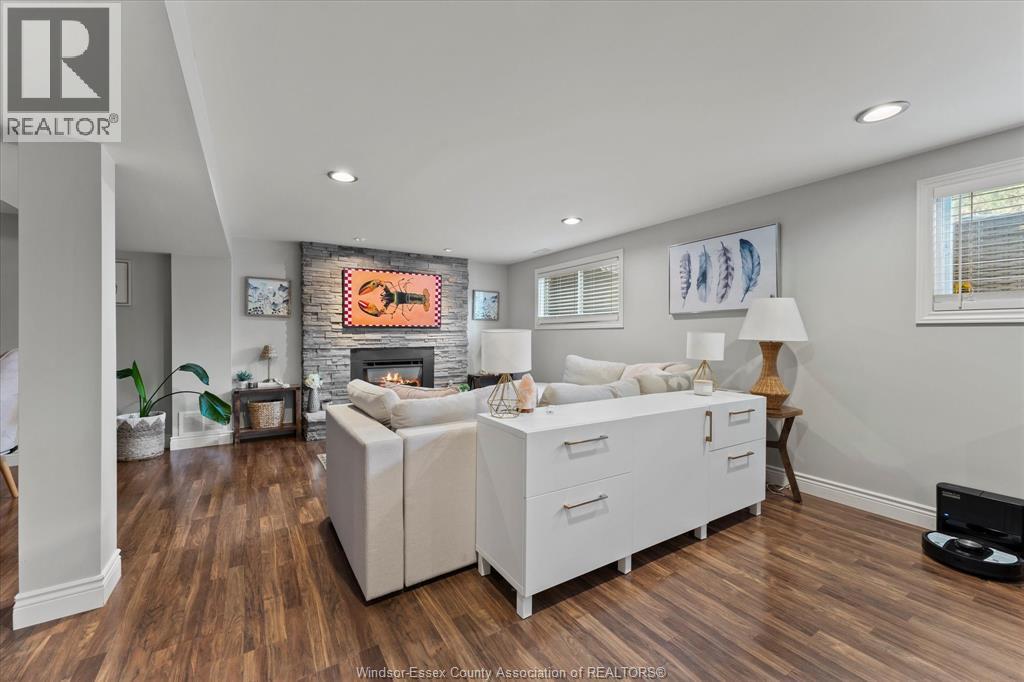 3416 LONGFELLOW - Image 23