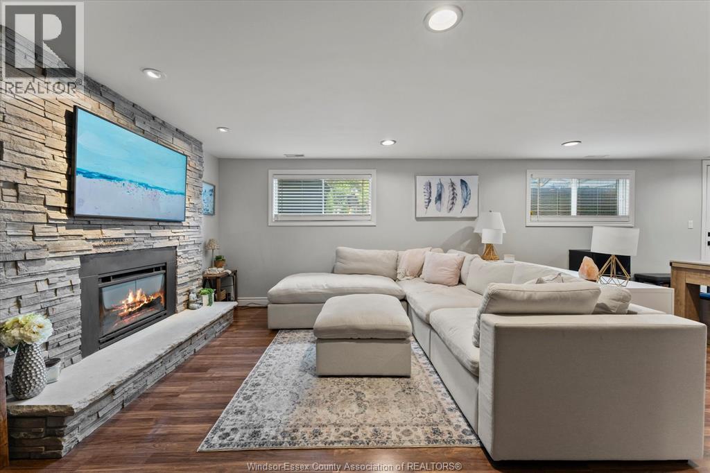 3416 LONGFELLOW - Image 24