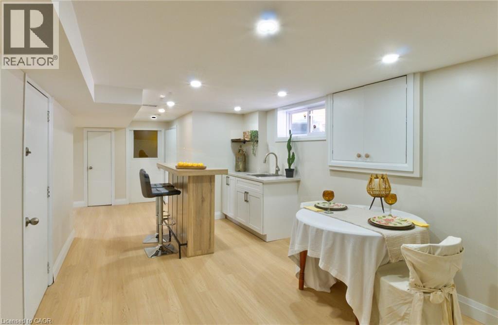 101 REID Avenue N - Image 23