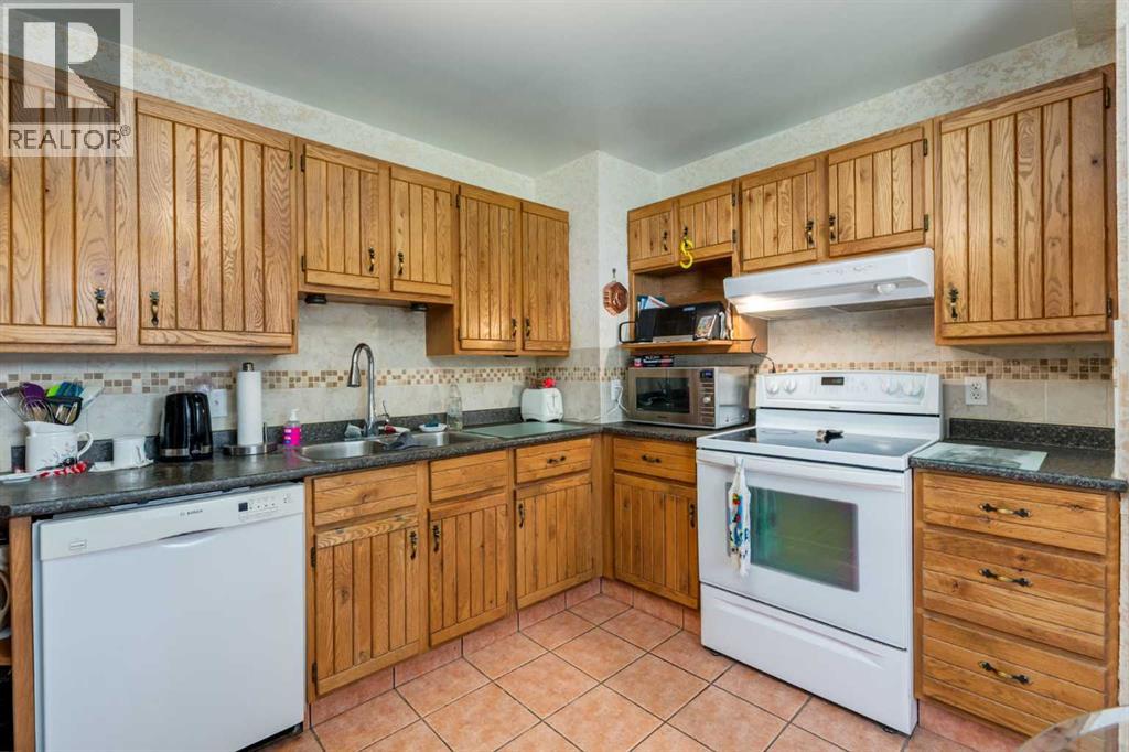 723 Trafford Drive NW - 17
