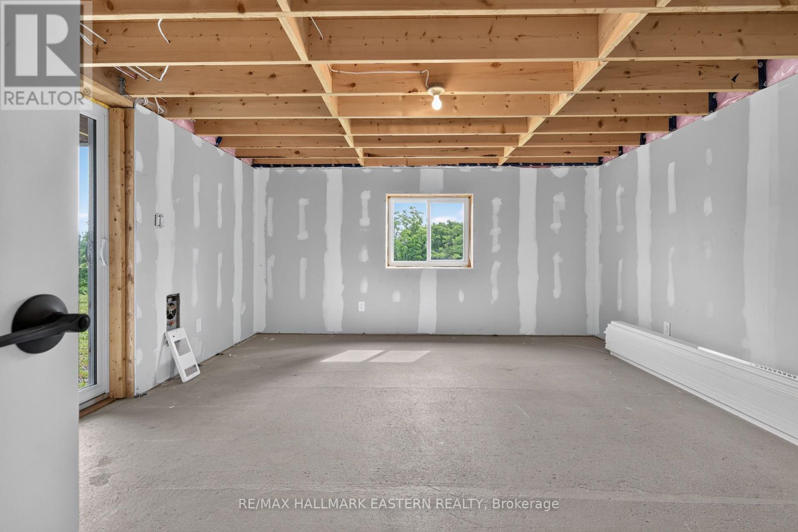 219 NORTH INDIAN ROAD - Image 27