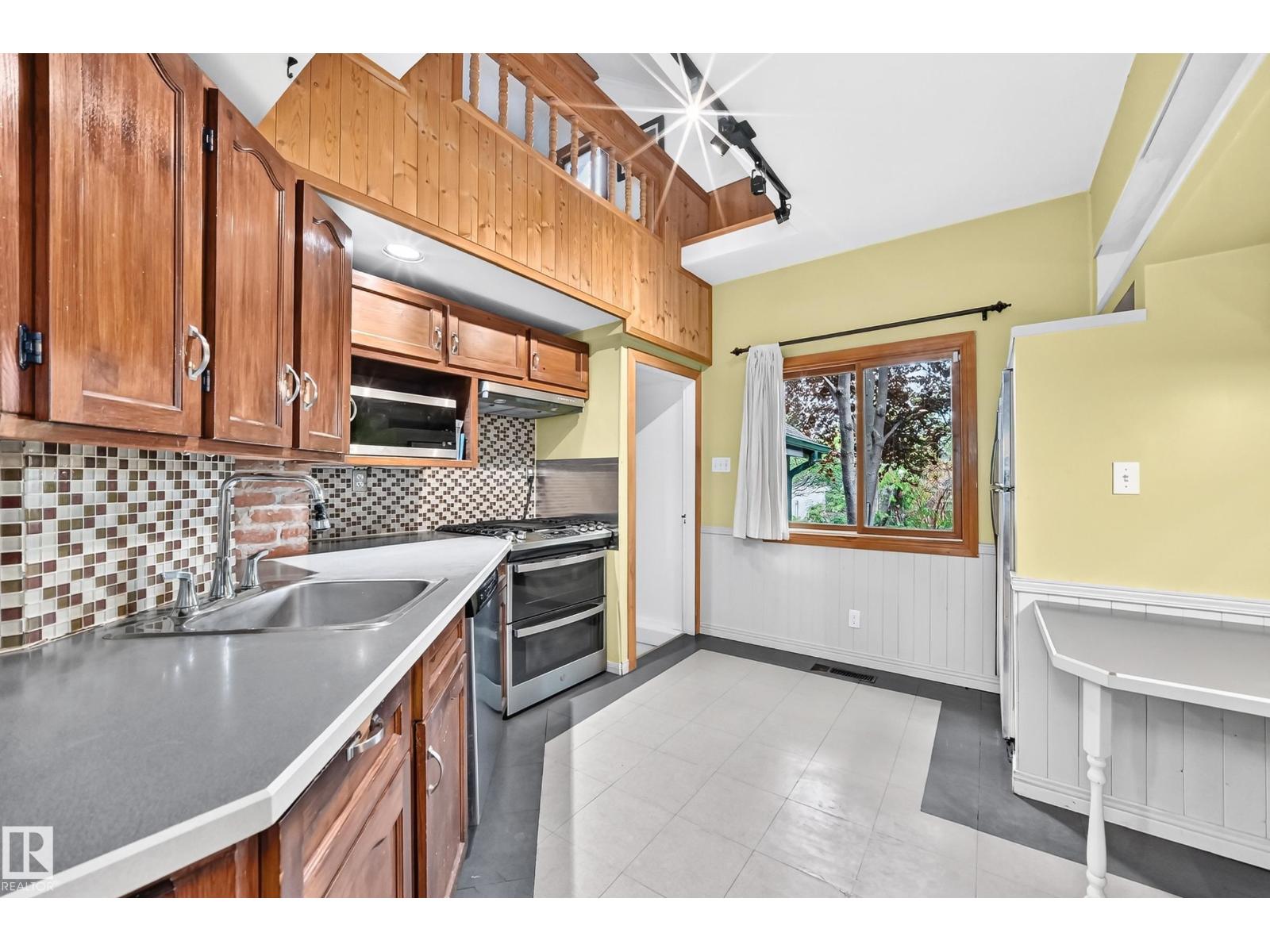 11419 126 ST NW - 6