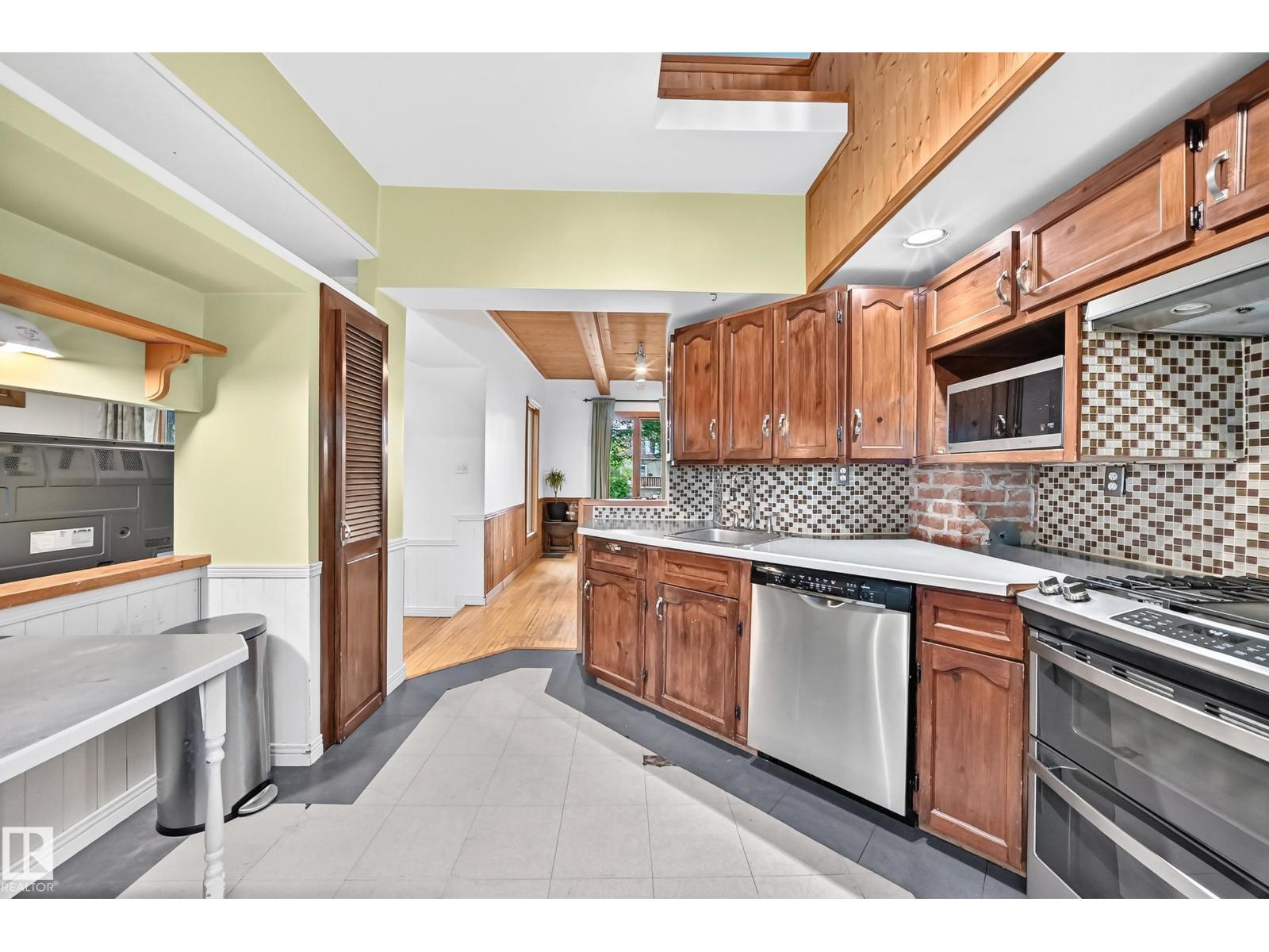11419 126 ST NW - Image 8
