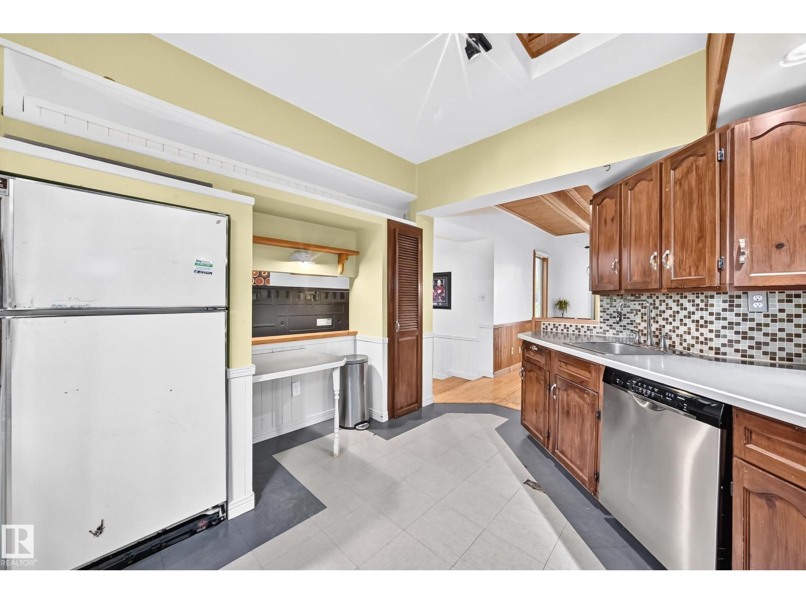 11419 126 ST NW - Image 9
