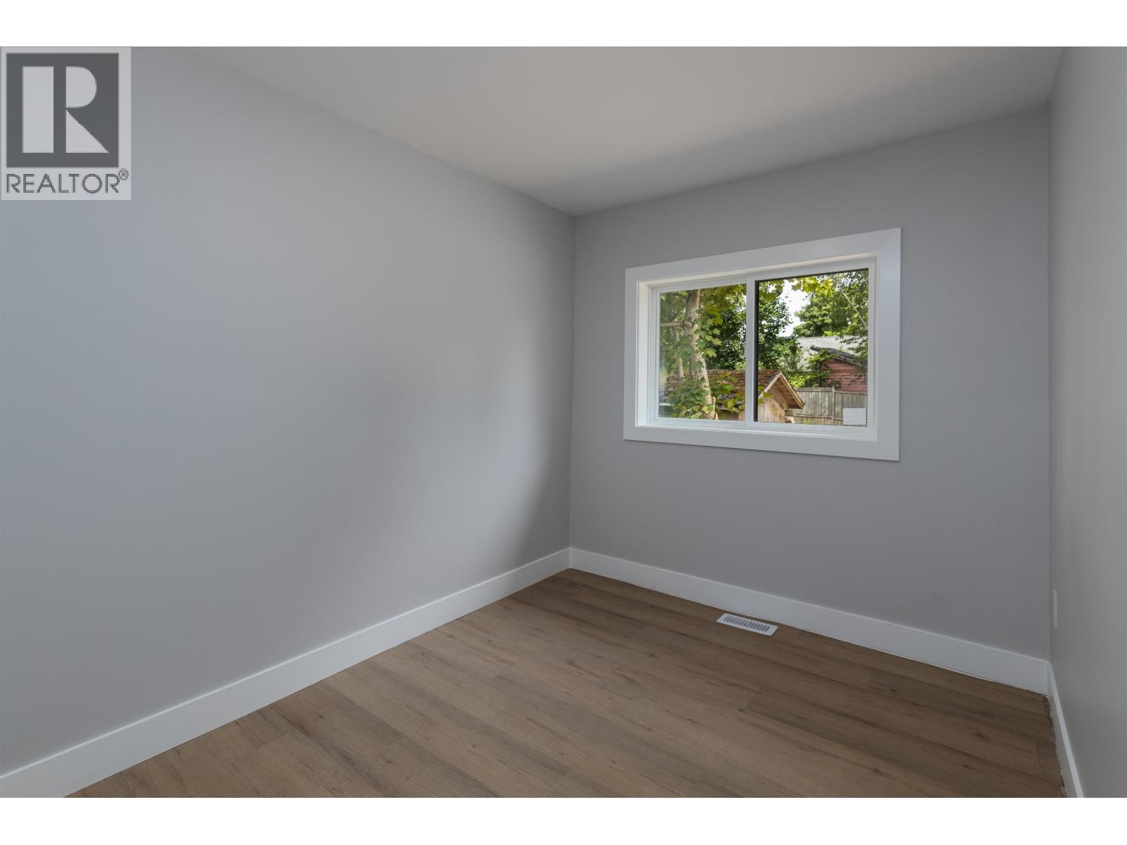 4726 DAVIS Avenue, Terrace