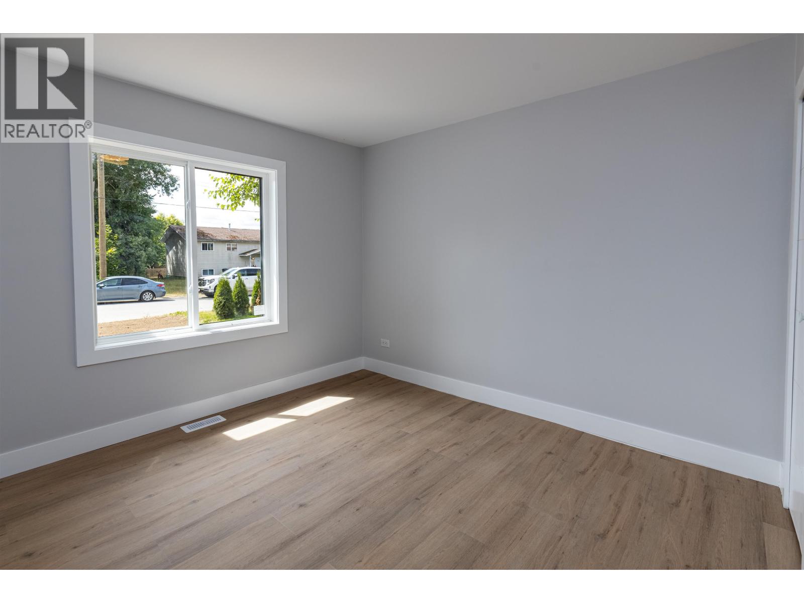 4726 DAVIS Avenue, Terrace