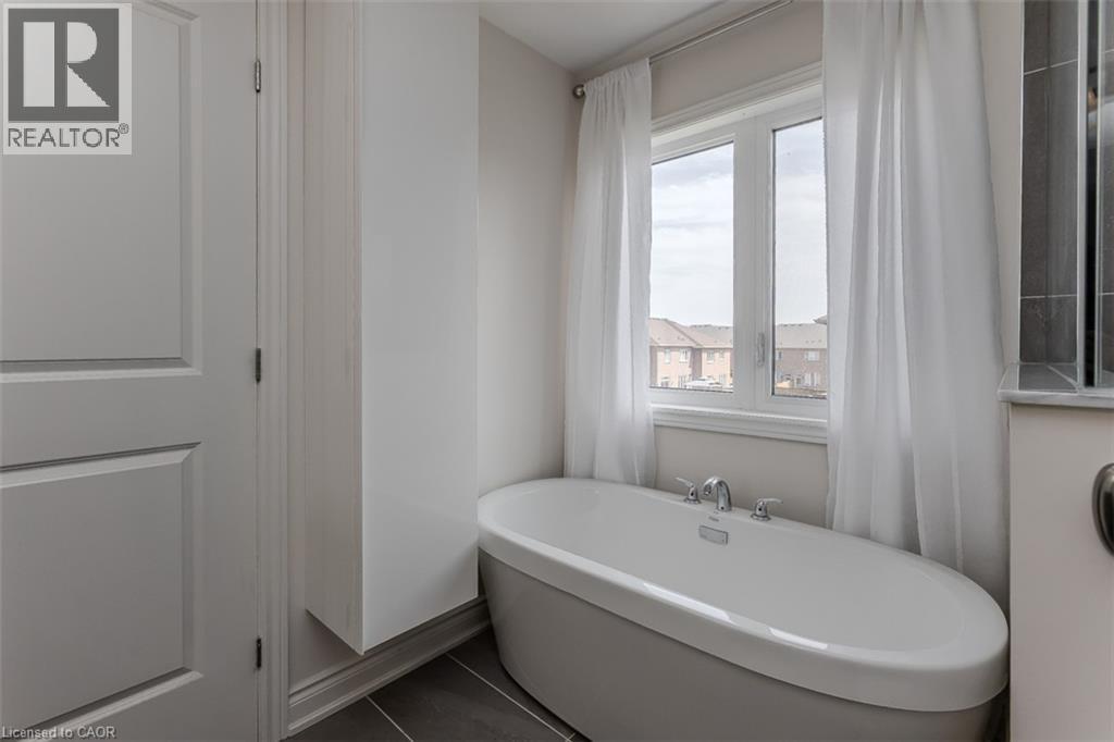 11 COOLEY Grove - Image 34