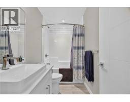923 Randall Pl, Langford, BC V9B5W1 Photo 15