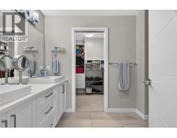 Kitchen - 923 Randall Pl, Langford, BC V9B5W1 Photo 12
