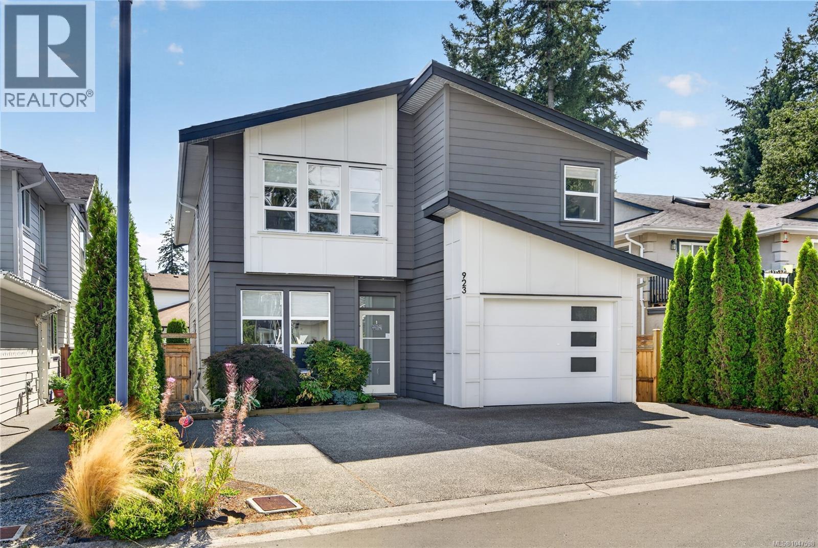 923 Randall Pl, Langford