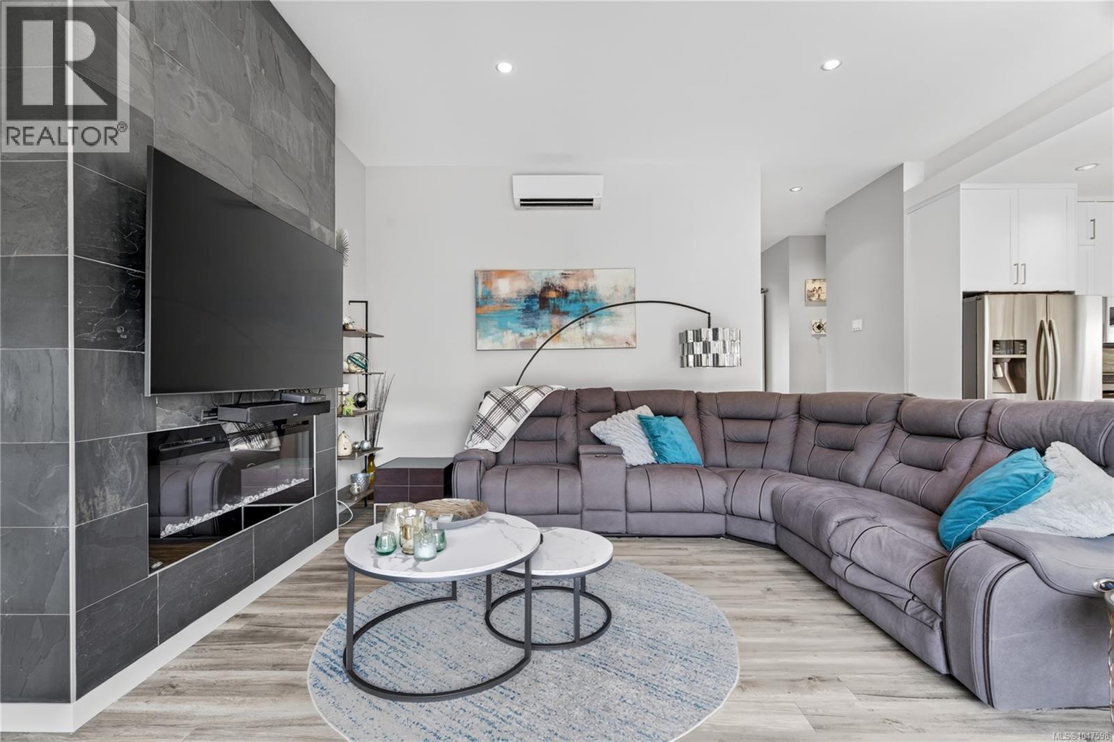 923 Randall Pl, Langford