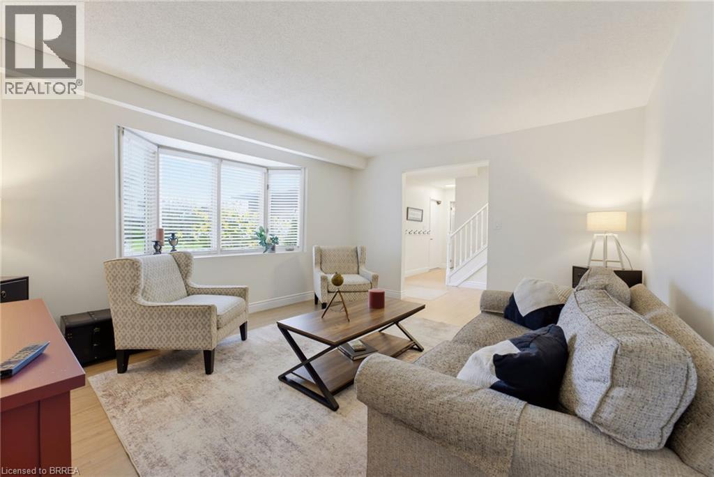 46 GARDEN Crescent - Image 3