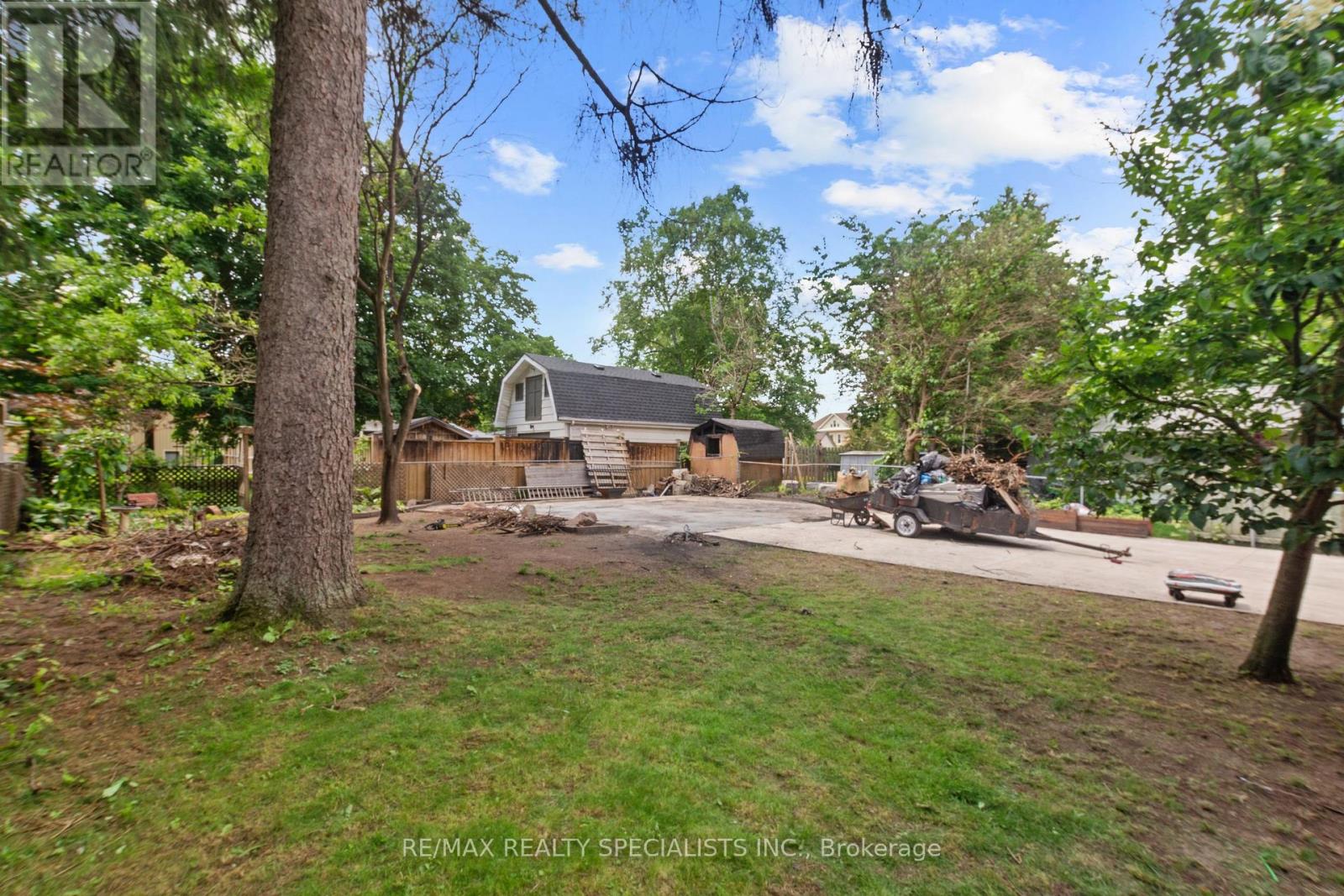 168 ASMUS STREET - 10