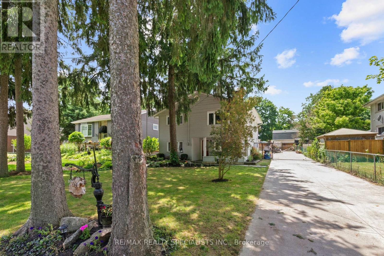 168 ASMUS STREET — photo 2