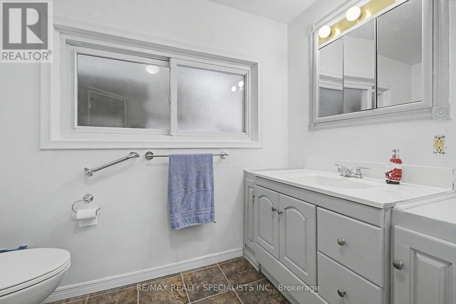 168 ASMUS STREET - Image 24