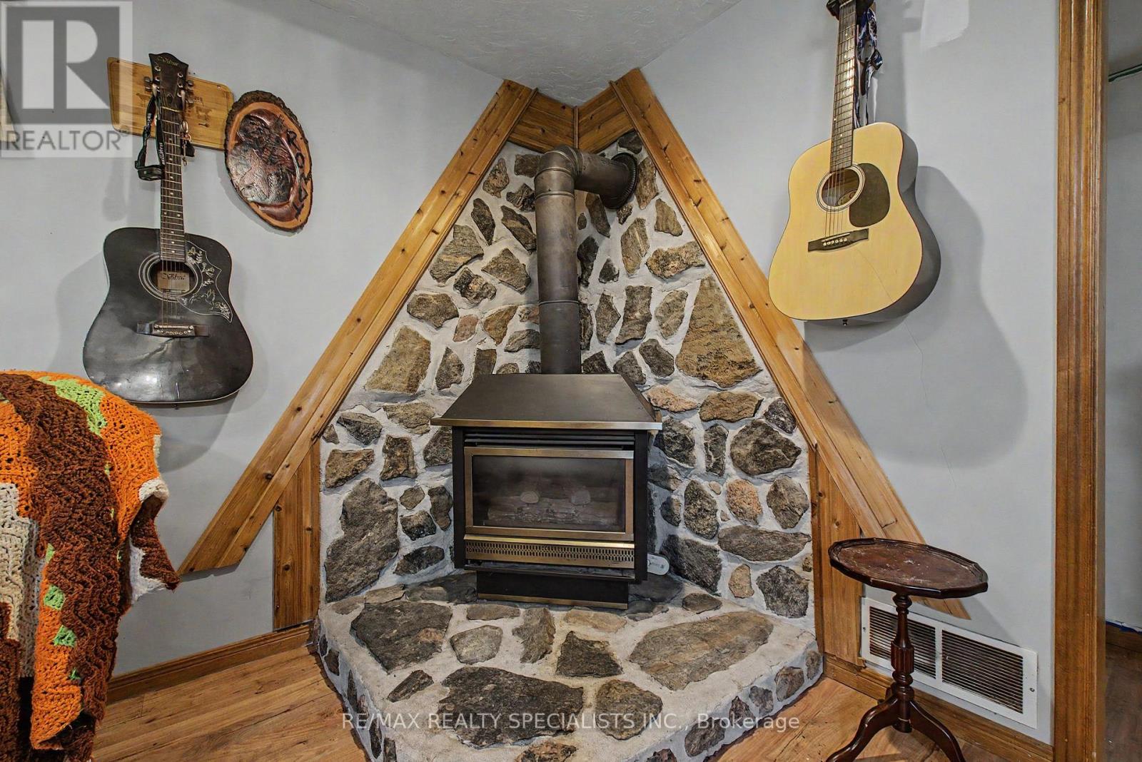 168 ASMUS STREET - Image 26
