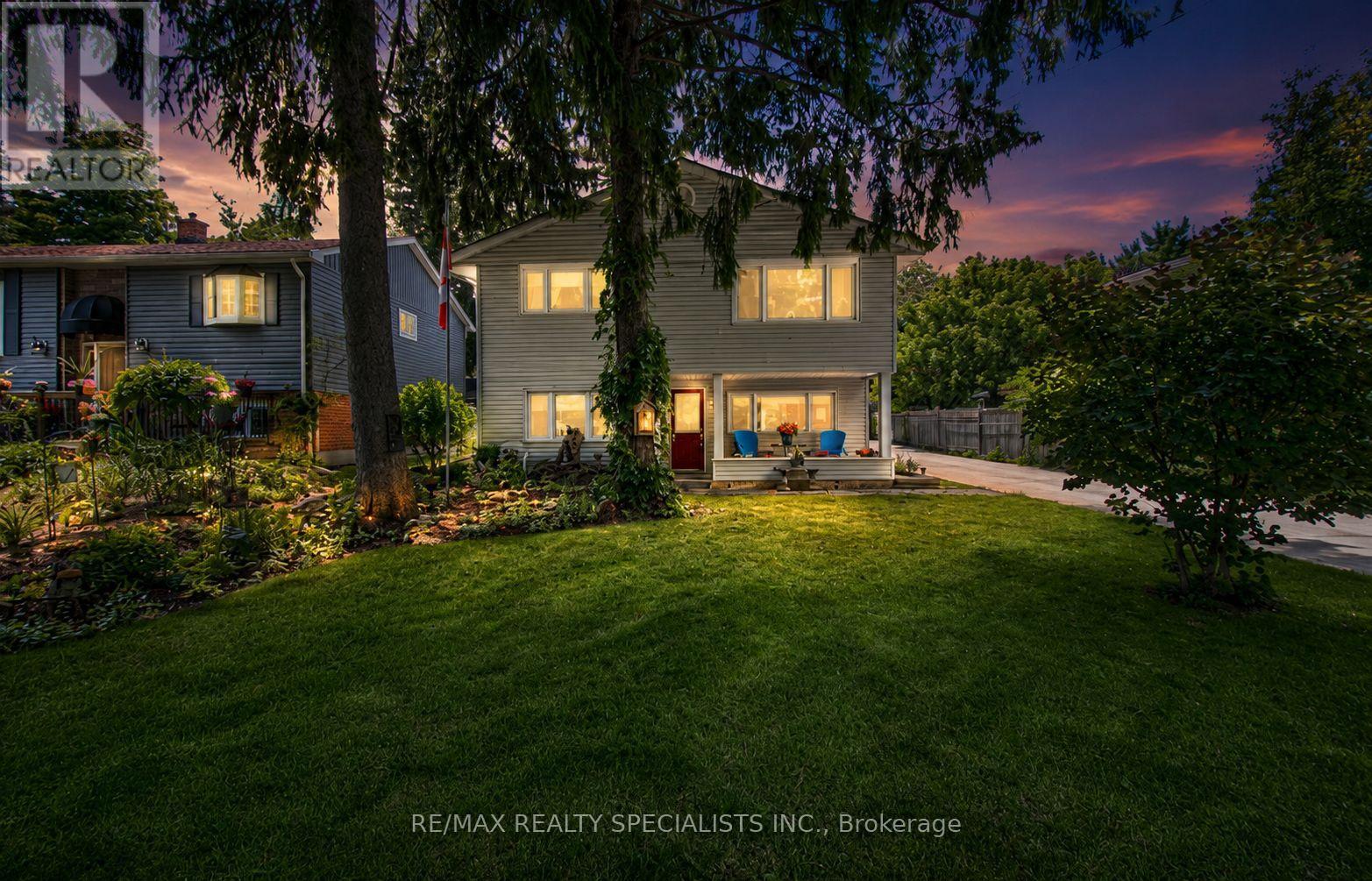 168 ASMUS STREET — photo 3