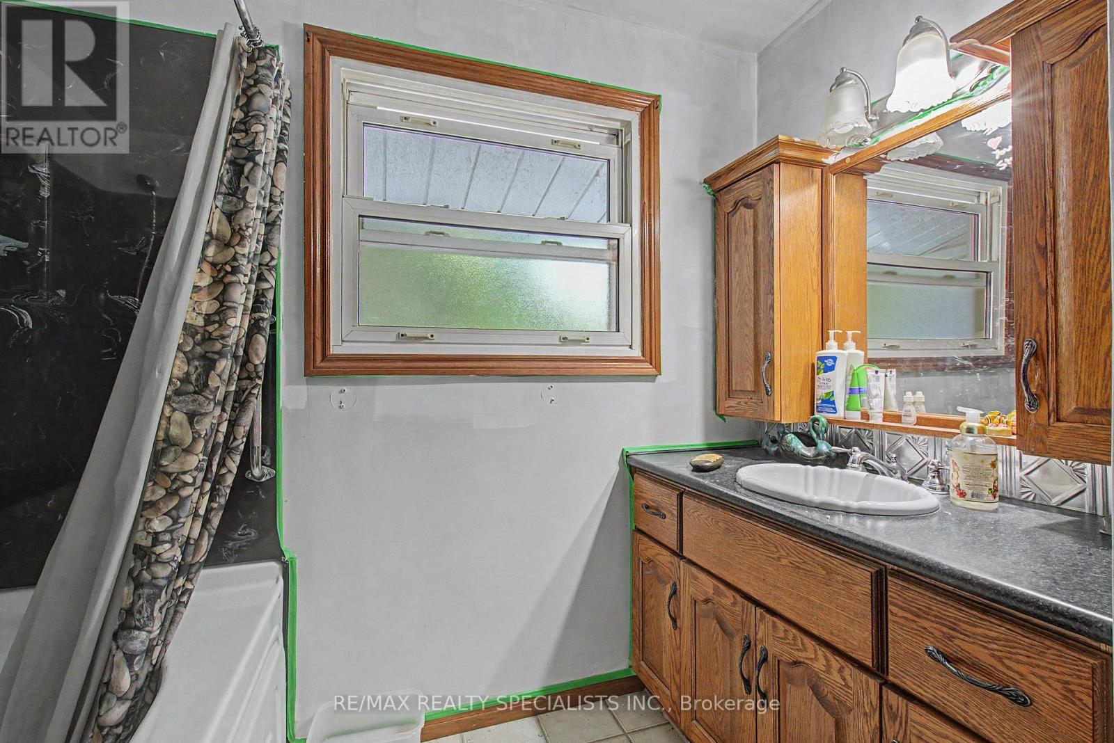 168 ASMUS STREET - Image 36