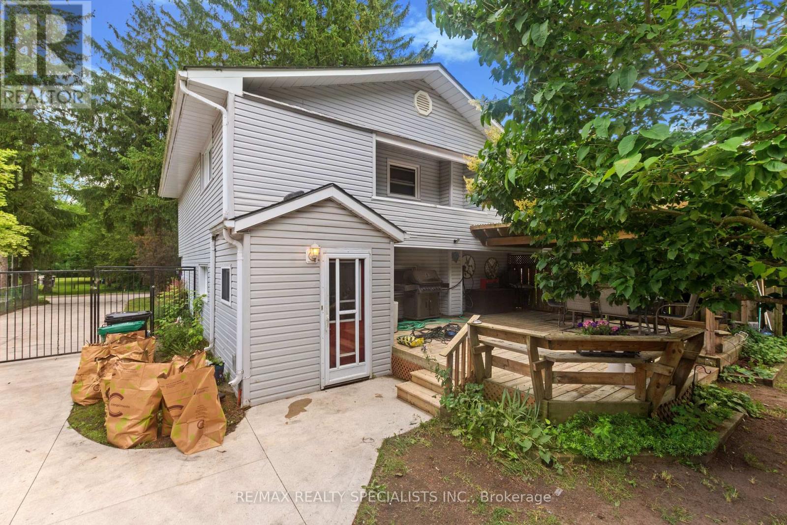 168 ASMUS STREET - 6