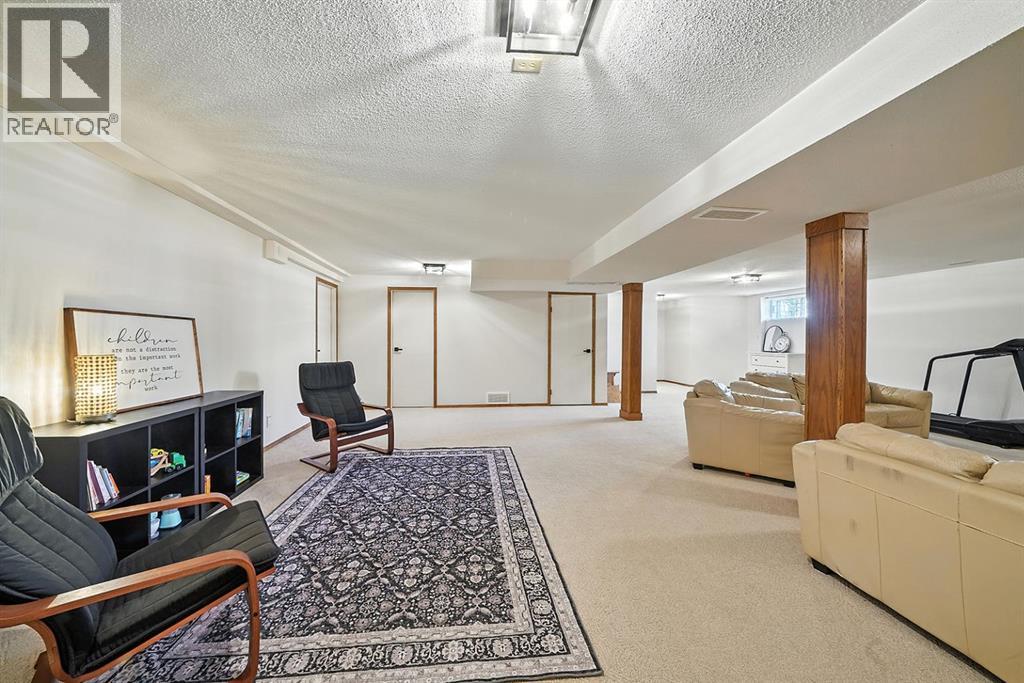 Listing photo – 14 Denison Crescent, Red Deer