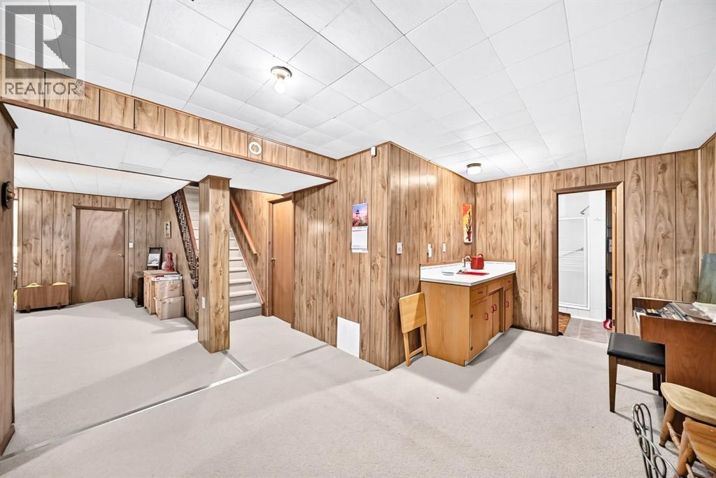 272 Woodside Road NW - 30