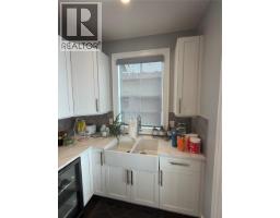 Foyer - 628 Hart Place, Vernon, BC V1B4B2 Photo 28