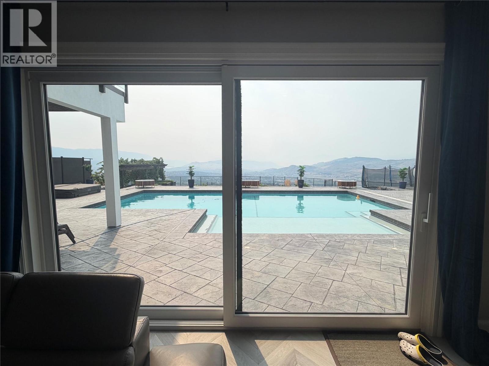 628 Hart Place - 50