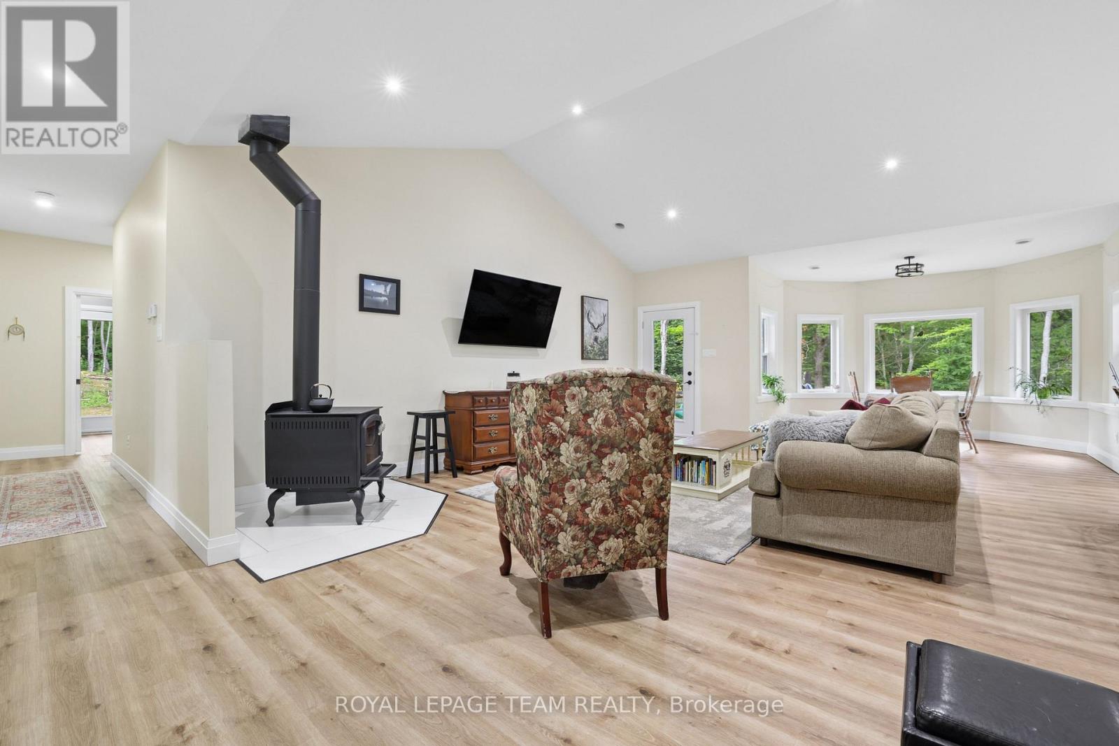 921 FERGUSON LAKE ROAD - Image 10