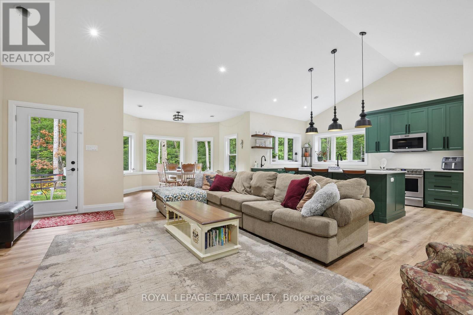 921 FERGUSON LAKE ROAD - Image 11
