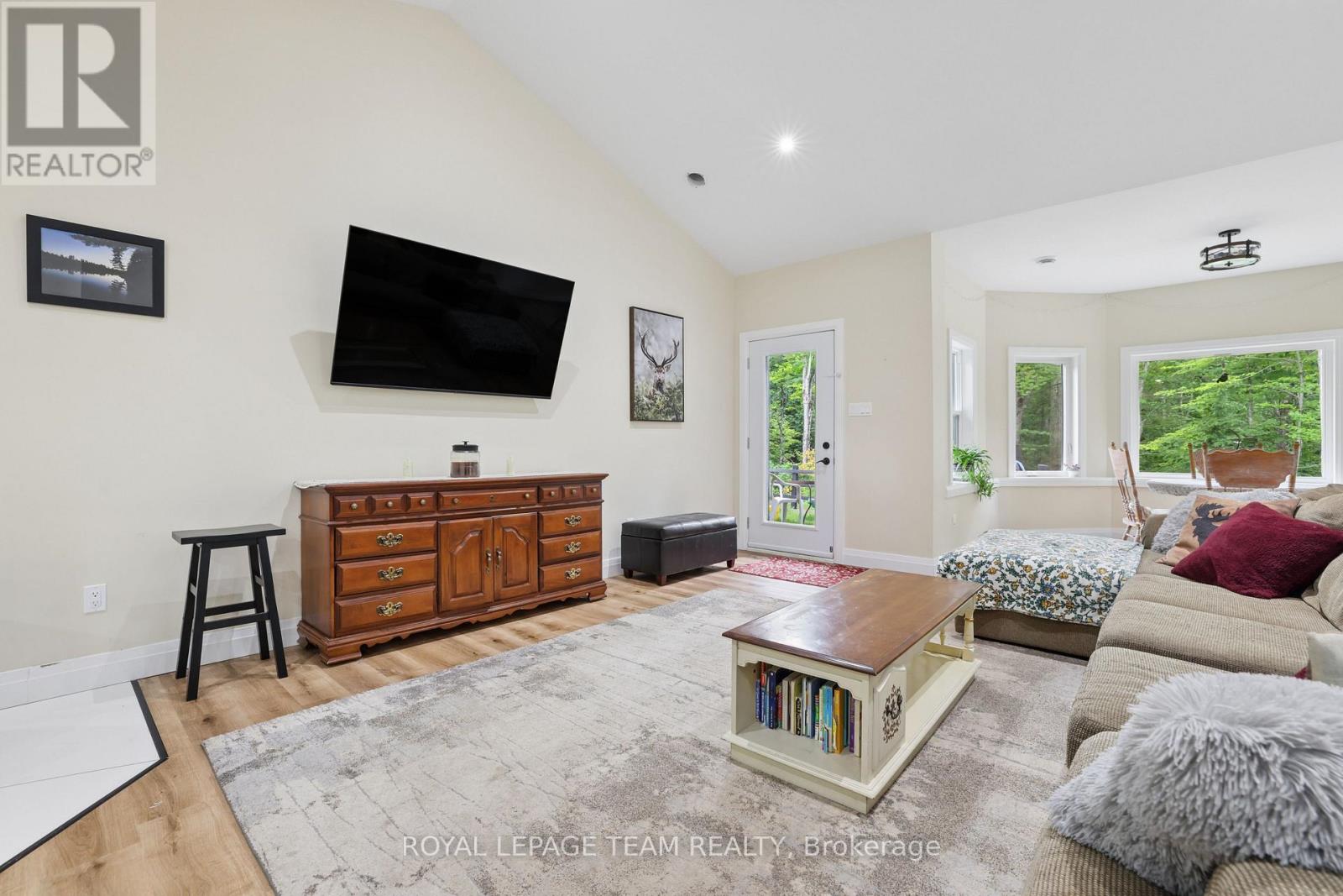 921 FERGUSON LAKE ROAD - Image 12